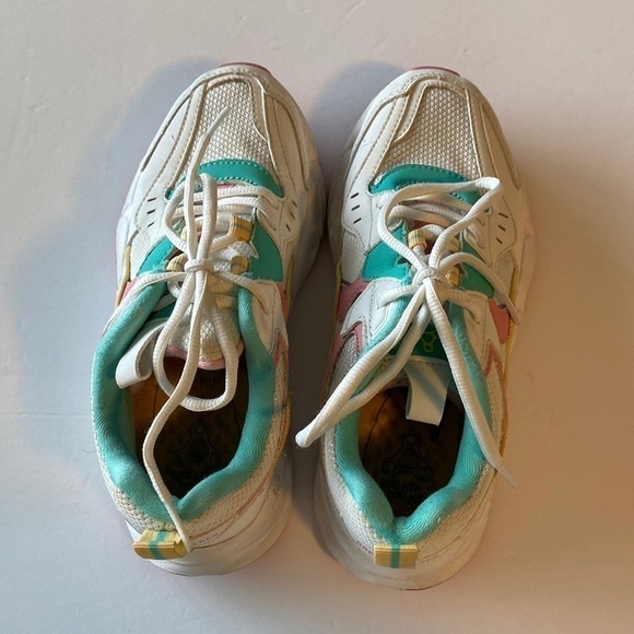 breath walker Shoes - Breath Walker tennis shoes runners Sz 4.5 womens or kids